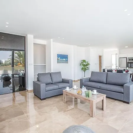 Manta Platina - Brand New Luxury 3 Bedroom With Private Pool