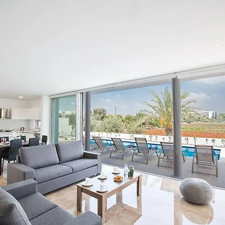 Manta Platina - Brand New Luxury 3 Bedroom With Private Pool Protaras