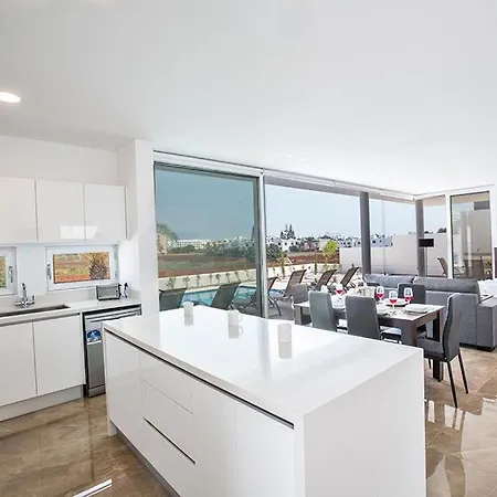 Manta Platina - Brand New Luxury 3 Bedroom With Private Pool *
