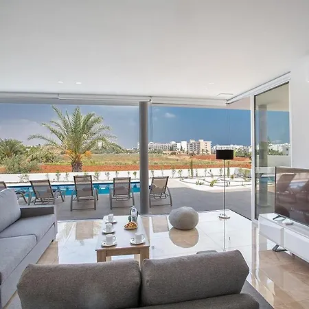 Manta Platina - Brand New Luxury 3 Bedroom With Private Pool * Protaras