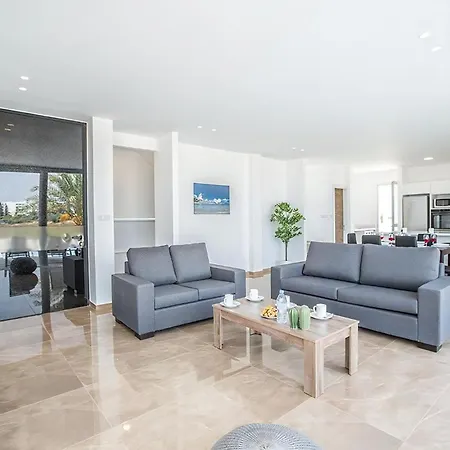 Villa Manta Platina - Brand New Luxury 3 Bedroom With Private Pool *