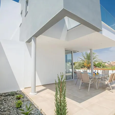 Manta Platina - Brand New Luxury 3 Bedroom With Private Pool Protaras