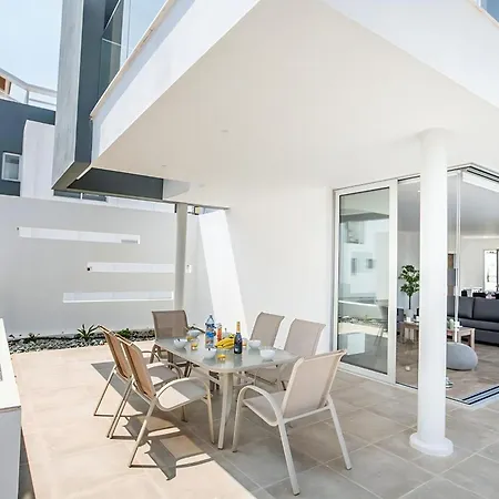 Manta Platina - Brand New Luxury 3 Bedroom With Private Pool