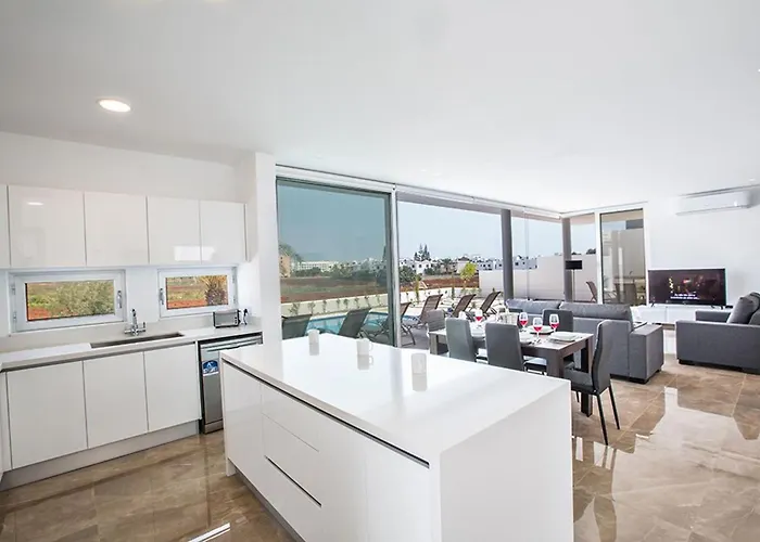 Manta Platina - Brand New Luxury 3 Bedroom *