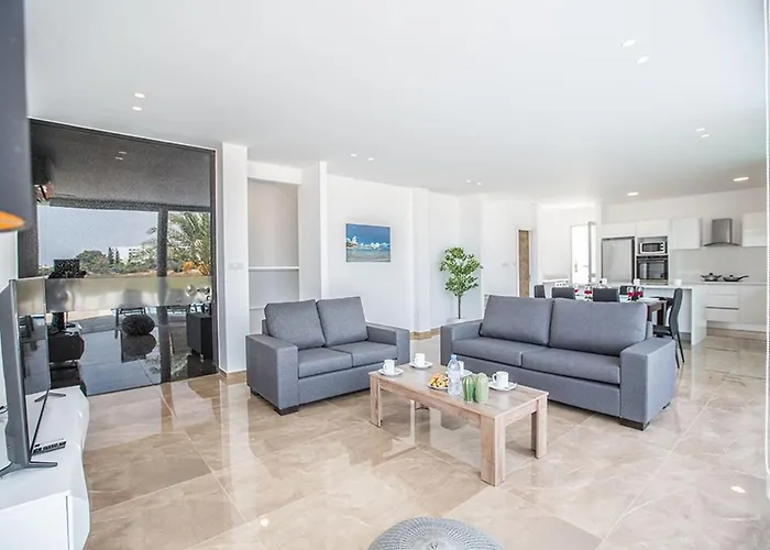 Βίλα Manta Platina - Brand New Luxury 3 Bedroom Πρωταράς