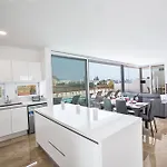 Manta Platina - Brand New Luxury 3 Bedroom *